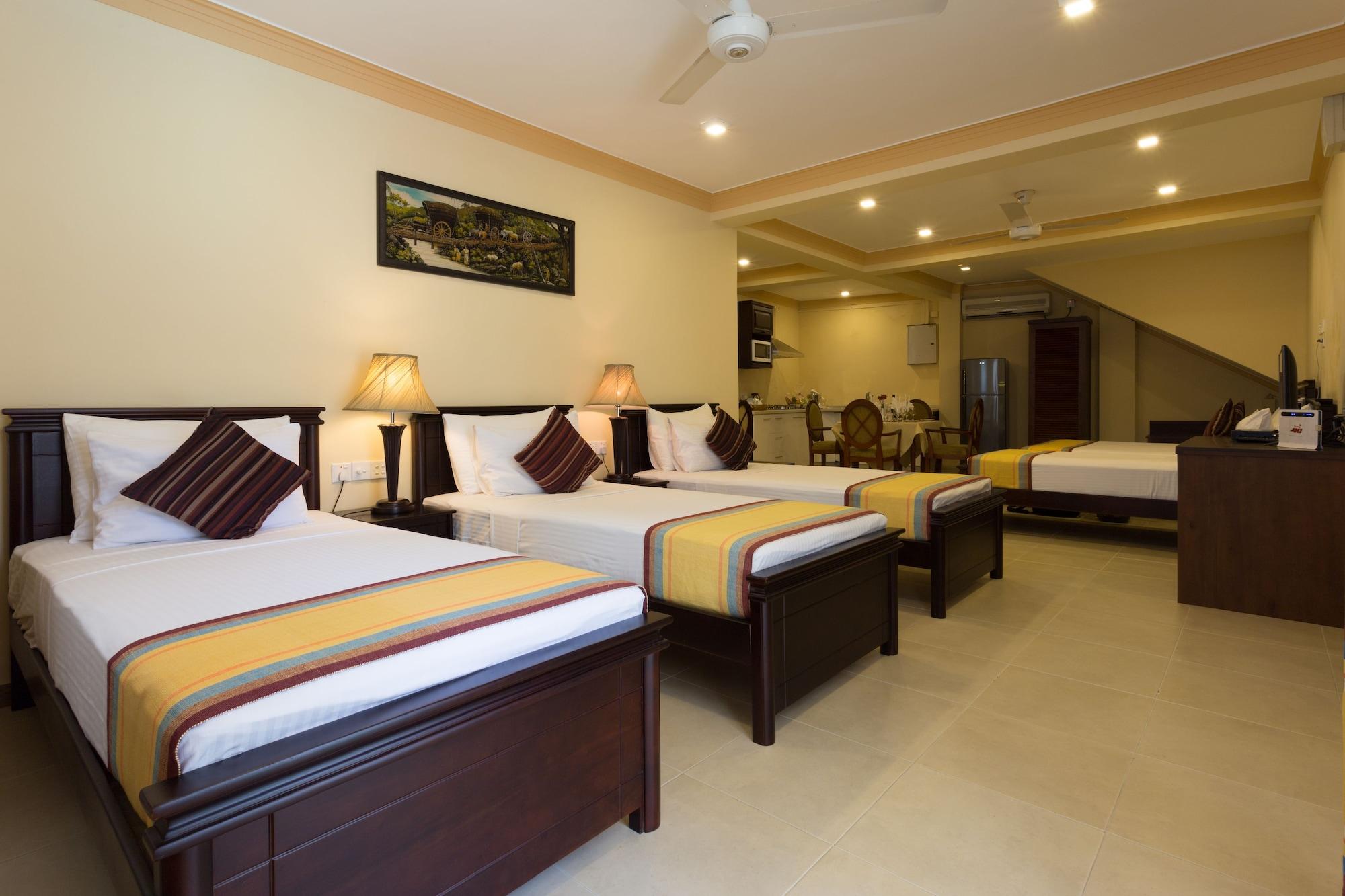 קנדי Oak Ray Serene Garden Hotel מראה חיצוני תמונה