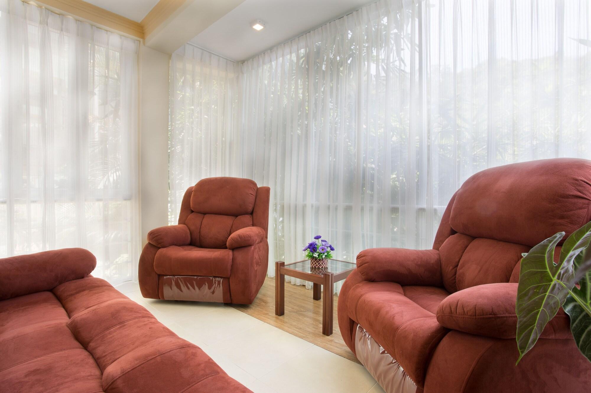 קנדי Oak Ray Serene Garden Hotel מראה חיצוני תמונה