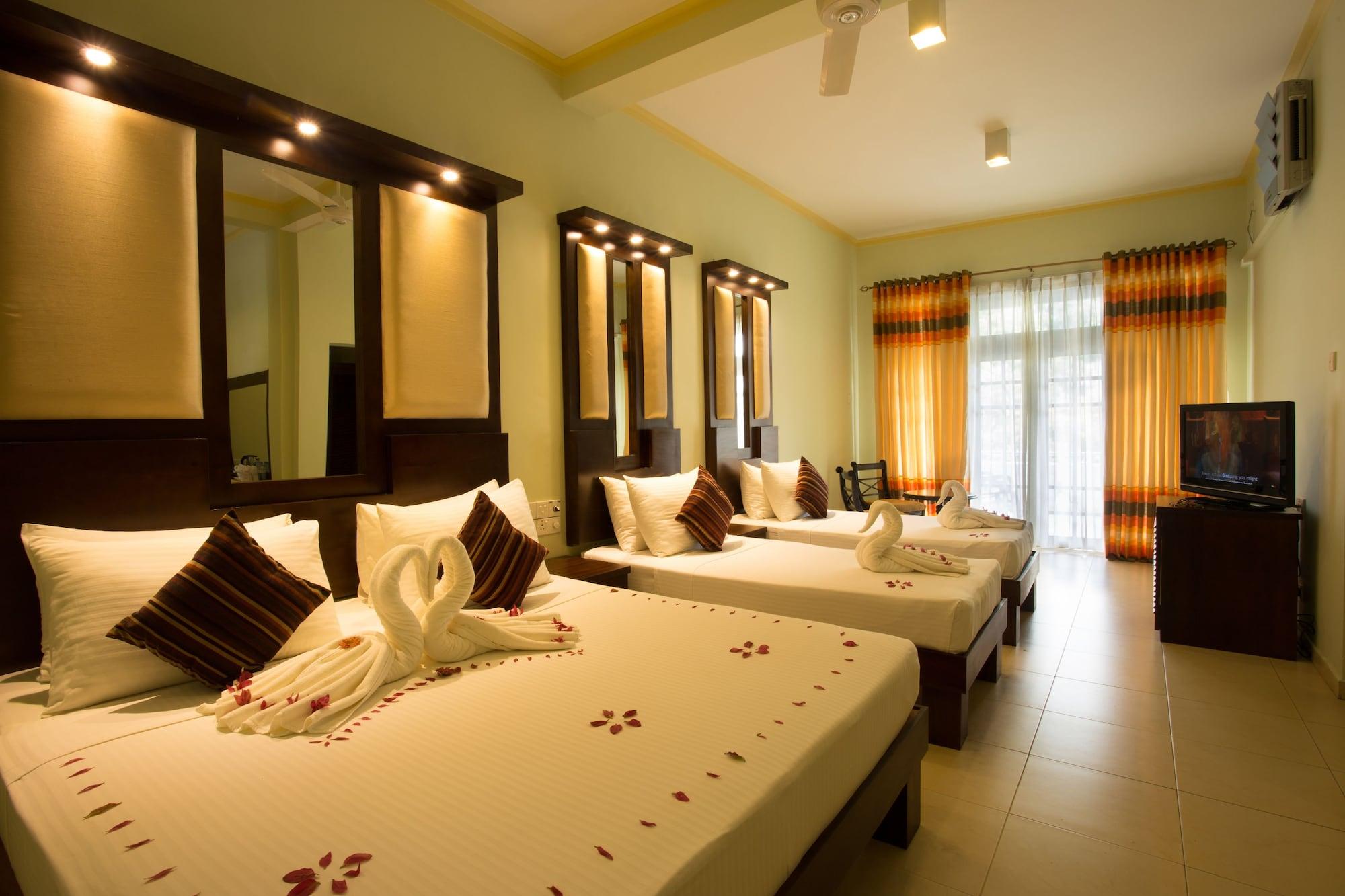 קנדי Oak Ray Serene Garden Hotel מראה חיצוני תמונה