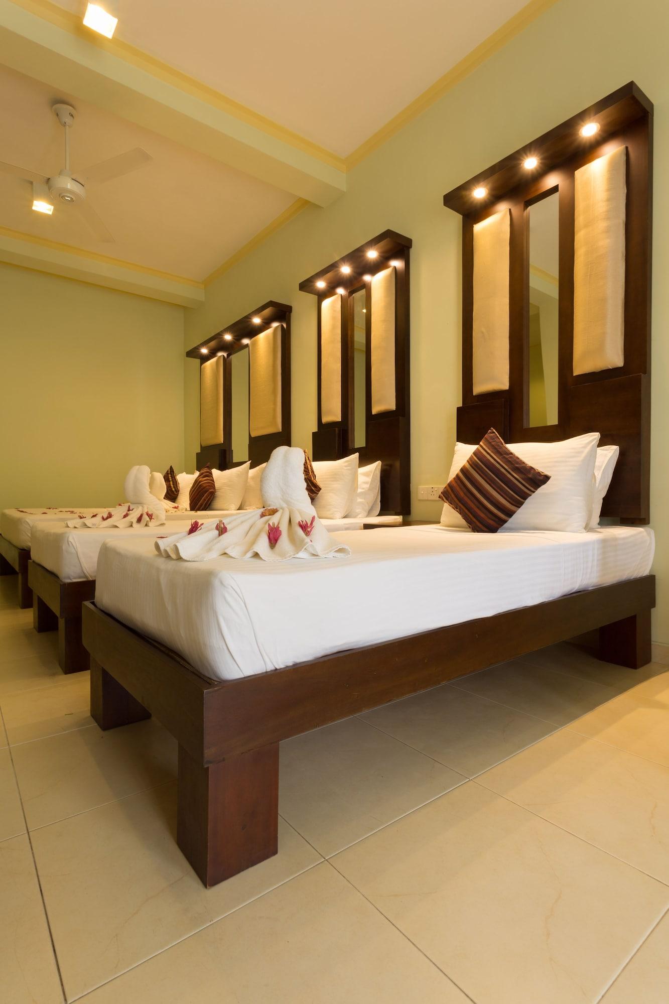 קנדי Oak Ray Serene Garden Hotel מראה חיצוני תמונה