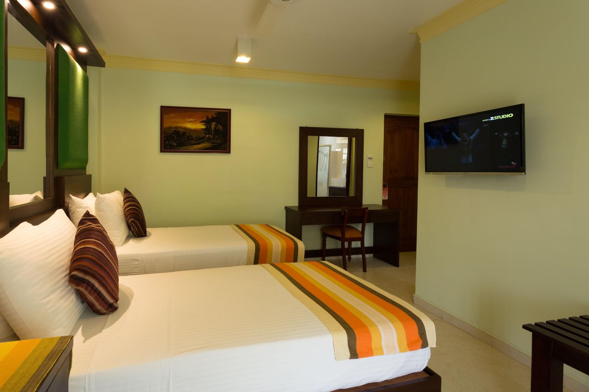 קנדי Oak Ray Serene Garden Hotel מראה חיצוני תמונה