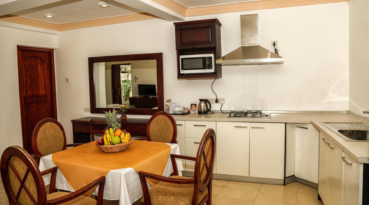קנדי Oak Ray Serene Garden Hotel מראה חיצוני תמונה