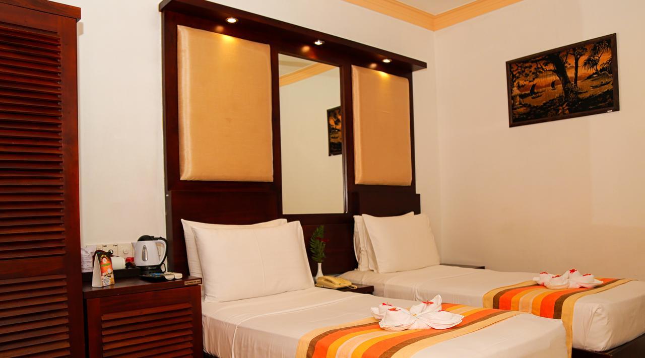 קנדי Oak Ray Serene Garden Hotel מראה חיצוני תמונה